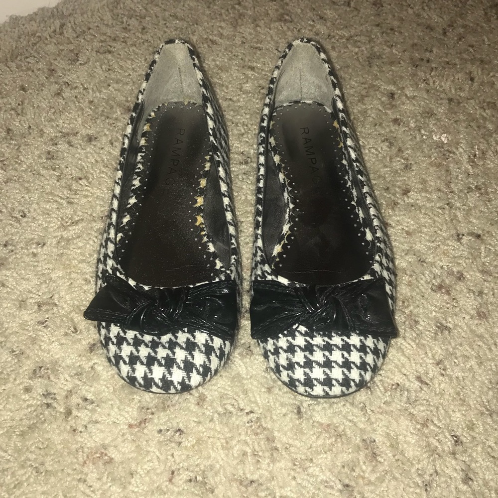 Houndstooth flats